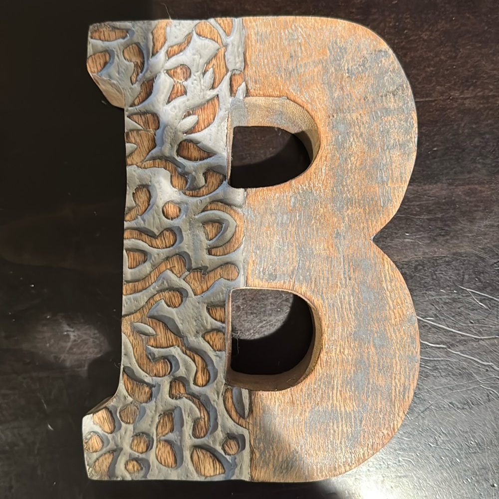 Wooden B Tabletop Floral Decoration